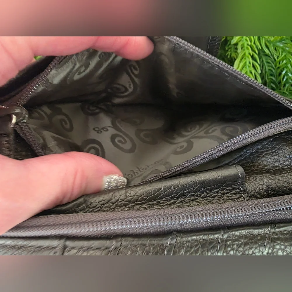 Brighton Ferrara Folio Wallet Pebbled Gray Leather Medallion Accent- Like New - Picture 4 of 13